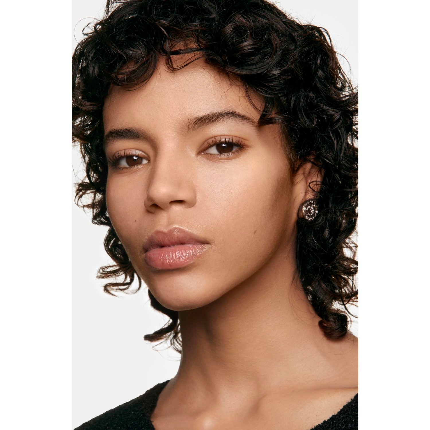 LES BEIGES BASE DE MAQUILLAJE. EFECTO SALUDABLE NATURAL HIDRATANTE
